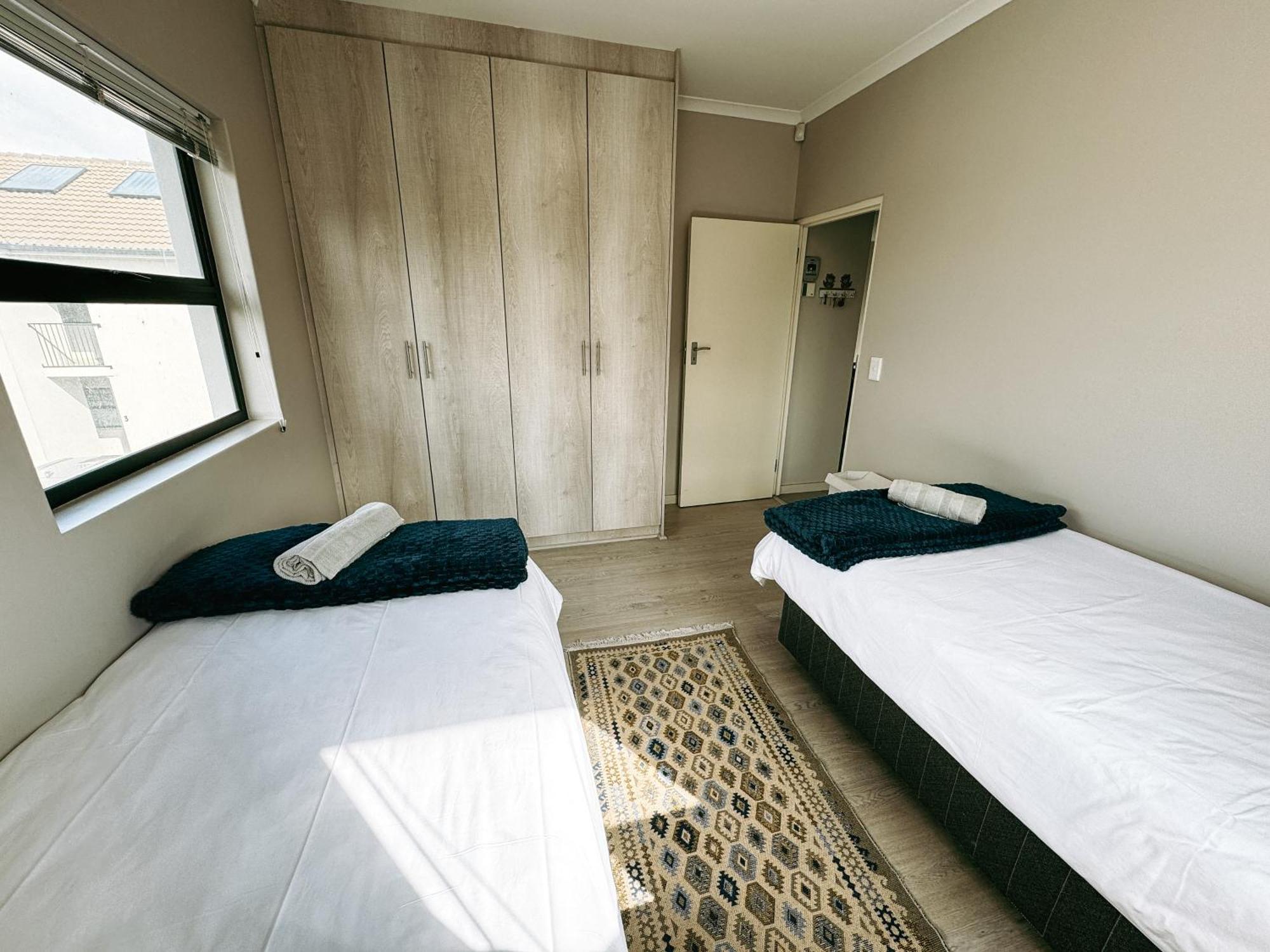 Nemesia Court Apartment Дърбанвил Екстериор снимка